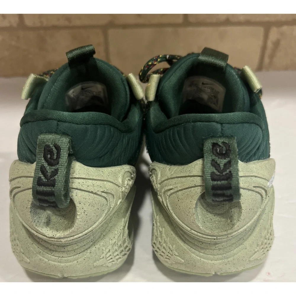 Nike Cosmic Unity TB Gorge Green Honeydew Team Bank DM4426 300 Size 5 Sneakers